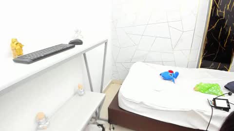 Snapshot of twinslovers_ chatting on November 2025 04:02:02 AM twinslovers_ online show from November 2025 04:02:02 AM