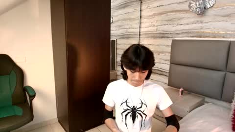 Snapshot of twinslovers_ chatting on November 2025 04:03:02 AM twinslovers_ online show from November 2025 04:03:02 AM