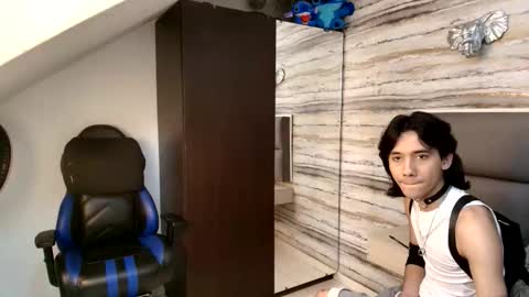 Snapshot of twinslovers_ chatting on December 2025 09:53:01 PM twinslovers_ online show from December 2025 09:53:01 PM