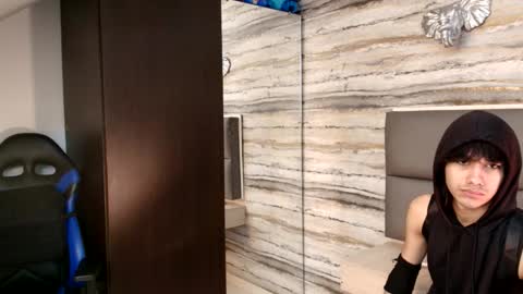 Snapshot of twinslovers_ chatting on December 2025 11:56:02 PM twinslovers_ online show from December 2025 11:56:02 PM