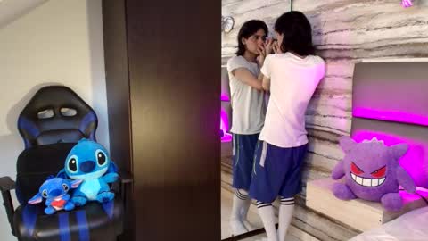 Snapshot of twinslovers_ chatting on December 2025 03:57:01 AM twinslovers_ online show from December 2025 03:57:01 AM