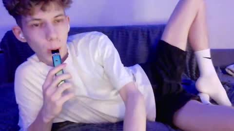 TwiShadow online show from April 2026 09:01:01 PM