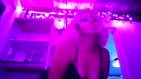 Twocrazy85 online show from June 2026 06:12:02 AM