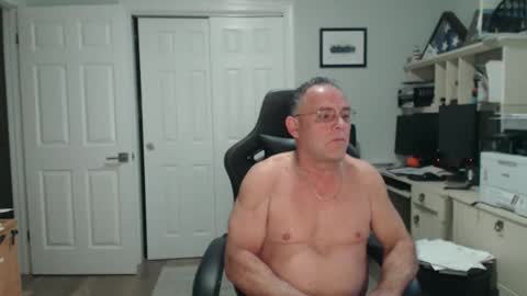 Snapshot of twopeopleinlove chatting on November 2025 11:25:02 AM Twopeopleinlove online show from November 2025 11:25:02 AM