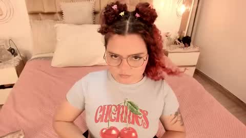 Twiggy online show from February 2025 08:45:01 PM