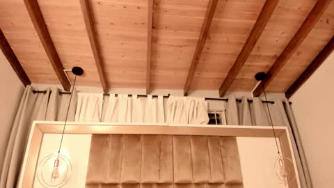 Twiggy online show from March 2025 12:17:02 AM