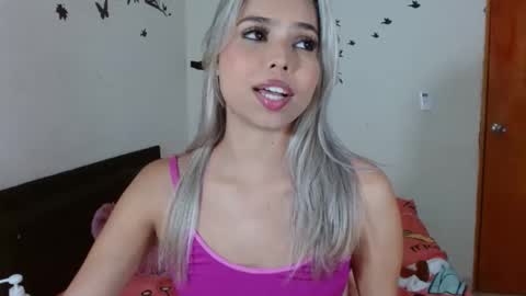 Snapshot of tyfanny19 chatting on January 2025 01:55:01 AM tyfanny19 online show from January 2025 01:55:01 AM