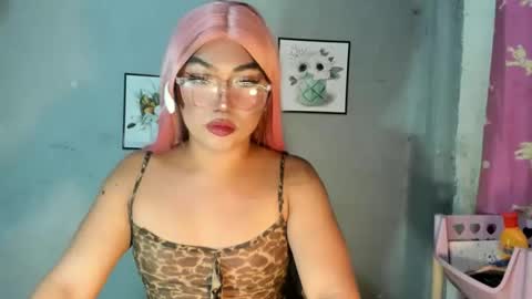 Snapshot of tyla_23 chatting on April 2026 05:17:01 PM Tyla online show from April 2026 05:17:01 PM
