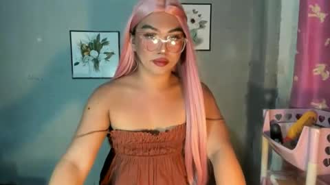Snapshot of tyla_23 chatting on April 2026 03:56:01 AM Tyla online show from April 2026 03:56:01 AM