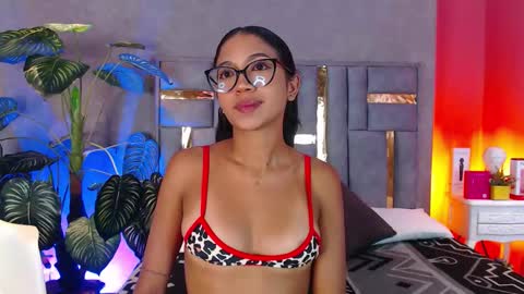 tyla_ks online show from January 2026 07:39:01 PM