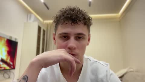 tyler_garrner online show from November 2025 04:31:02 PM