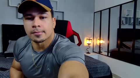 Snapshot of tyler_hank1 chatting on December 2024 10:05:02 AM tyler_hank1 online show from December 2024 10:05:02 AM