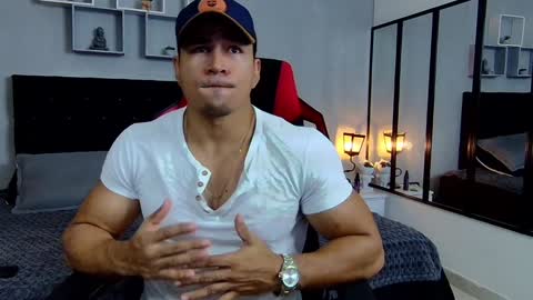 Snapshot of tyler_hank1 chatting on December 2024 11:53:02 PM tyler_hank1 online show from December 2024 11:53:02 PM