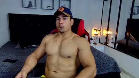 Snapshot of tyler_hank1 chatting on December 2024 02:49:02 PM tyler_hank1 online show from December 2024 02:49:02 PM