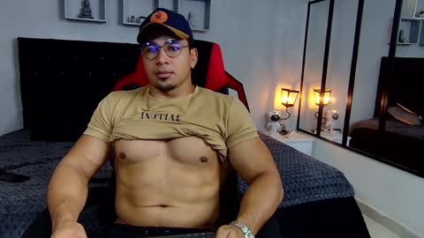 Snapshot of tyler_hank1 chatting on December 2024 03:55:02 AM tyler_hank1 online show from December 2024 03:55:02 AM