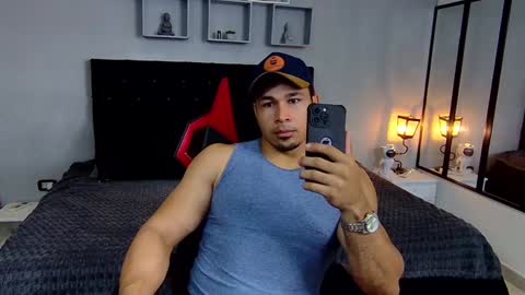 Snapshot of tyler_hank1 chatting on December 2024 12:25:01 AM tyler_hank1 online show from December 2024 12:25:01 AM