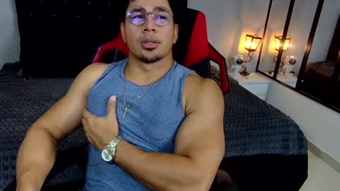 Snapshot of tyler_hank1 chatting on December 2024 05:28:02 AM tyler_hank1 online show from December 2024 05:28:02 AM