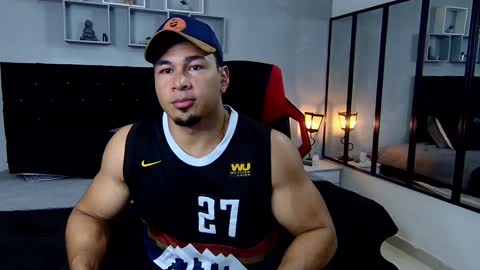 Snapshot of tyler_hank1 chatting on January 2025 11:22:01 PM tyler_hank1 online show from January 2025 11:22:01 PM
