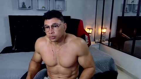 Snapshot of tyler_hank1 chatting on March 2025 10:45:02 AM tyler_hank1 online show from March 2025 10:45:02 AM