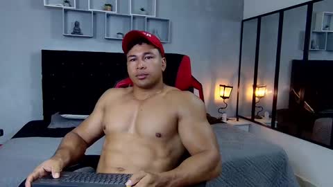 Snapshot of tyler_hank1 chatting on March 2025 11:42:02 AM tyler_hank1 online show from March 2025 11:42:02 AM