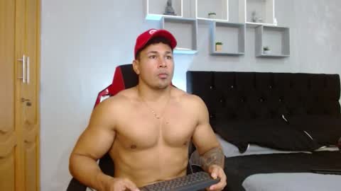 Snapshot of tyler_hank1 chatting on November 2025 08:31:01 PM tyler_hank1 online show from November 2025 08:31:01 PM