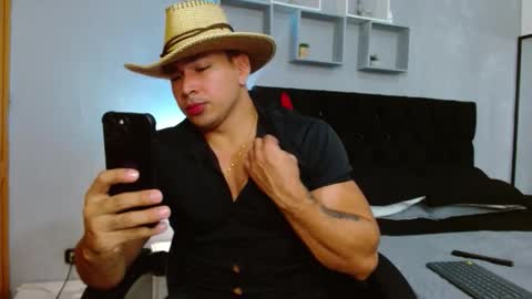 Snapshot of tyler_hank1 chatting on December 2025 02:08:02 AM tyler_hank1 online show from December 2025 02:08:02 AM