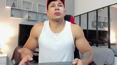 Snapshot of tyler_hank1 chatting on December 2025 08:48:01 PM tyler_hank1 online show from December 2025 08:48:01 PM