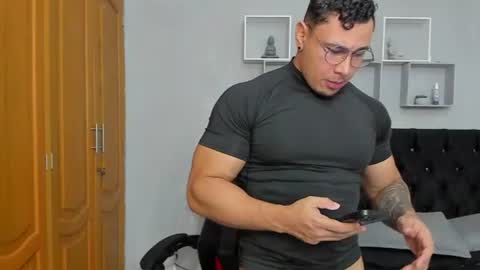 Snapshot of tyler_hank1 chatting on June 2026 12:48:02 AM tyler_hank1 online show from June 2026 12:48:02 AM