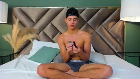 Snapshot of tyler_rodriguez chatting on February 2025 10:47:02 PM Tyler Rodriguez online show from February 2025 10:47:02 PM