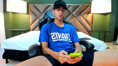 Tyler Rodriguez online show from October 2025 03:07:01 AM