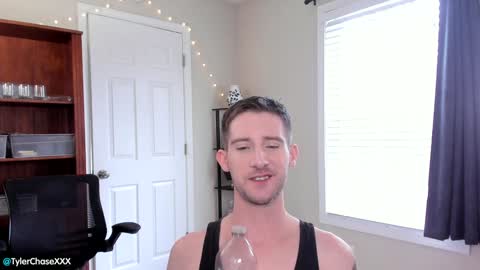 Snapshot of tylerchasexxx chatting on December 2024 07:48:02 PM Tyler Chase online show from December 2024 07:48:02 PM
