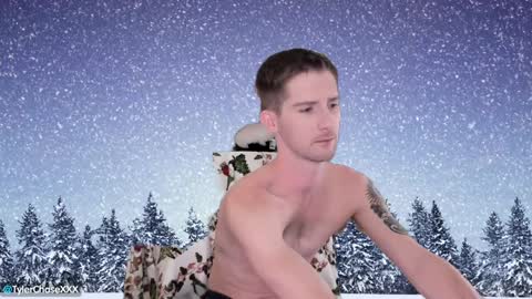 Snapshot of tylerchasexxx chatting on December 2024 10:33:02 PM Tyler Chase online show from December 2024 10:33:02 PM