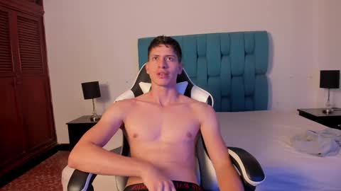 Snapshot of tylercold_x chatting on September 2025 08:01:02 PM Tyler online show from September 2025 08:01:02 PM