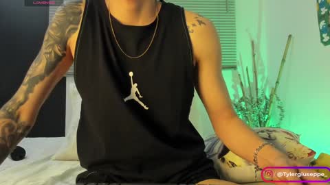 Snapshot of tylergiuseppe_ chatting on January 2025 05:42:02 AM tylergiuseppe_ online show from January 2025 05:42:02 AM