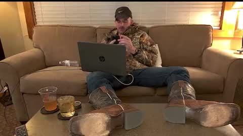 Snapshot of tylerlogan813 chatting on September 2025 04:01:02 AM TylerLogan813 online show from September 2025 04:01:02 AM