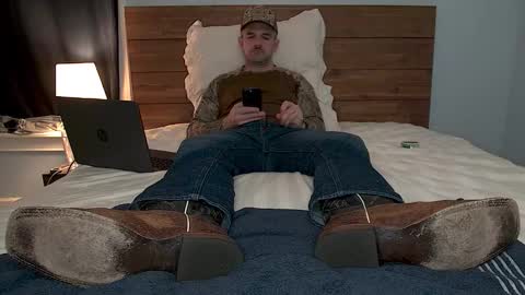 TylerLogan813 online show from November 2025 10:30:02 PM