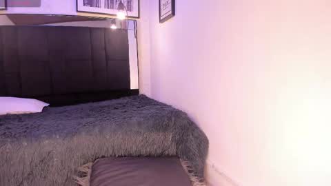       online show from October 2025 03:09:01 AM