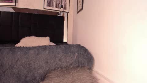 Snapshot of tylla_ chatting on November 2025 07:45:02 PM online show from November 2025 07:45:02 PM