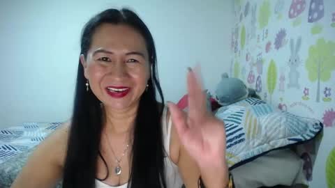 Snapshot of tyna_b chatting on June 2026 10:04:01 AM Tyna online show from June 2026 10:04:01 AM