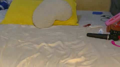 tynniee online show from April 2026 02:51:02 AM