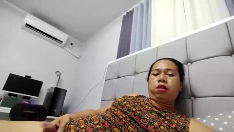 tyrahwang online show from March 2026 06:57:01 AM