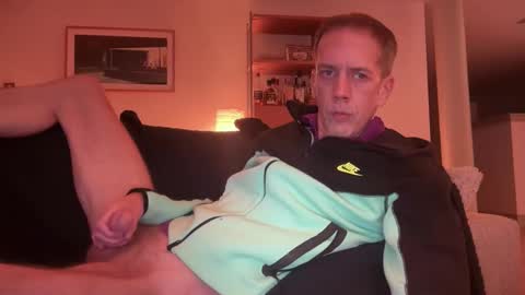 Snapshot of tyronev70 chatting on December 2025 06:03:01 PM Ty online show from December 2025 06:03:01 PM