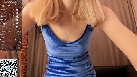 Snapshot of tyty_pupu chatting on December 2024 05:43:01 PM Christine 3 Next broadcast tomorrow at 2100 GMT 5 online show from December 2024 05:43:01 PM