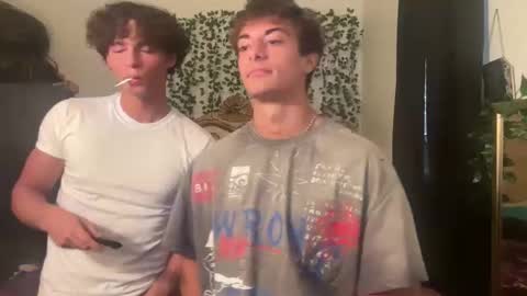tyy0ung online show from May 2026 06:38:02 PM