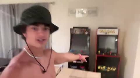 Snapshot of tyy0ung chatting on August 2026 05:42:02 AM tyy0ung online show from August 2026 05:42:02 AM