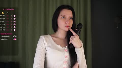Snapshot of udelaborom chatting on January 2025 08:21:02 PM Lili online show from January 2025 08:21:02 PM
