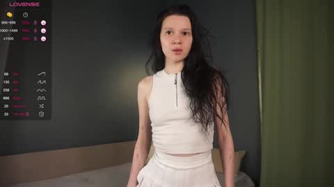 Snapshot of udelaborom chatting on February 2025 08:05:02 PM Lili online show from February 2025 08:05:02 PM
