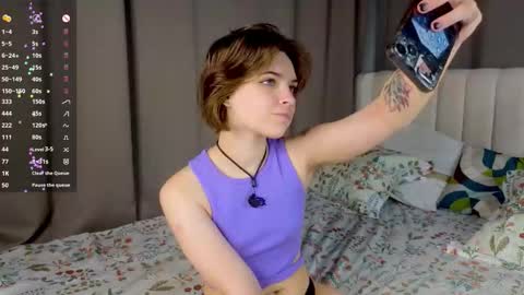 Snapshot of udeleclive chatting on September 2025 03:23:02 PM Polly online show from September 2025 03:23:02 PM