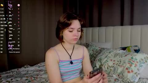 Snapshot of udeleclive chatting on September 2025 03:05:01 PM Polly online show from September 2025 03:05:01 PM