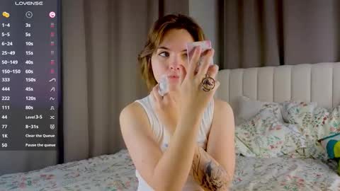 Snapshot of udeleclive chatting on October 2025 03:12:02 PM Polly online show from October 2025 03:12:02 PM